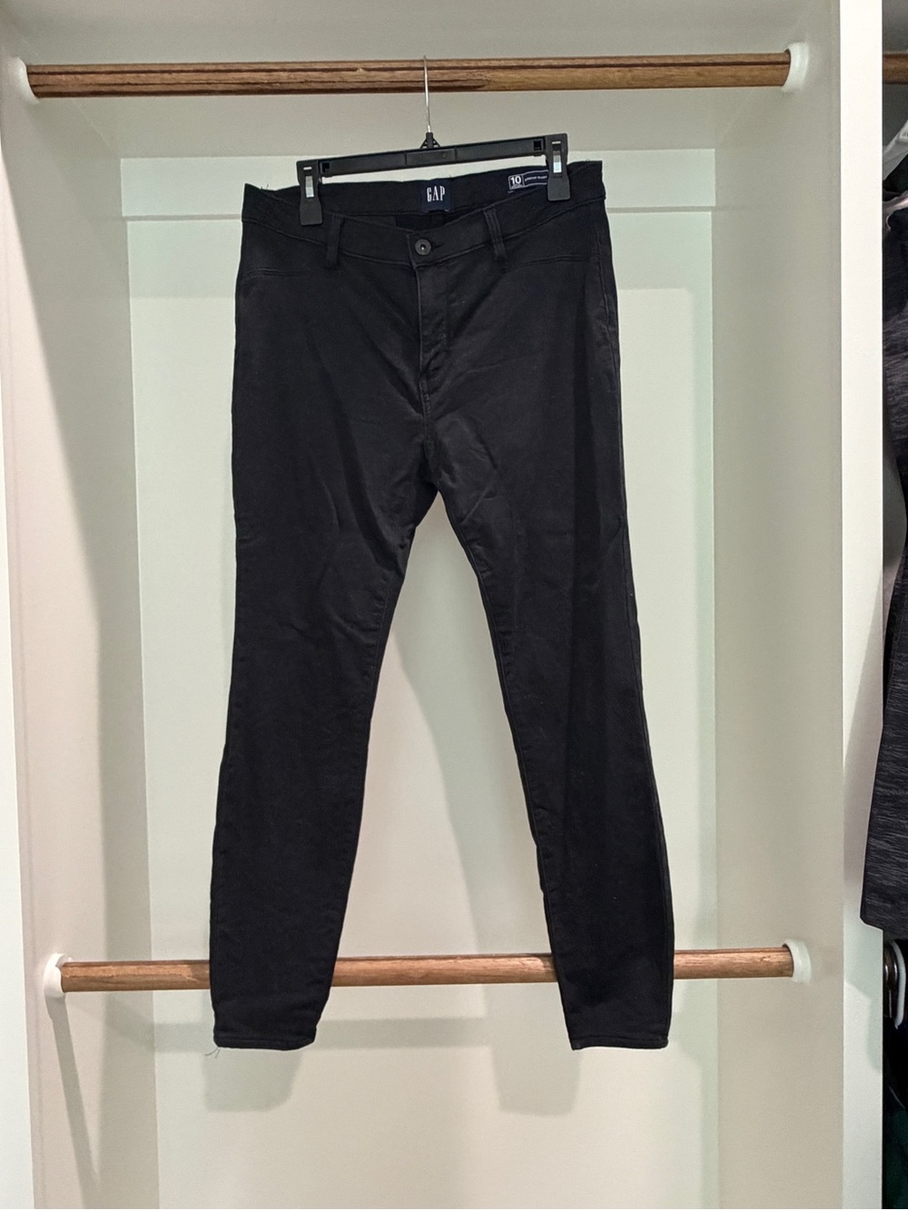 GAP Women's Black Slim Pants
